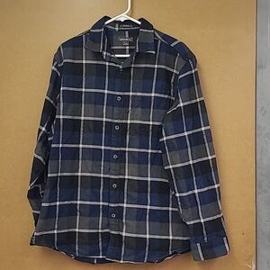 Eddie Bauer Size M Blue Plaid Flannel Relaxed Fit Casual Button Down Shirt